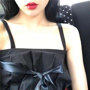 违停被贴不干胶 车主称方式太粗暴